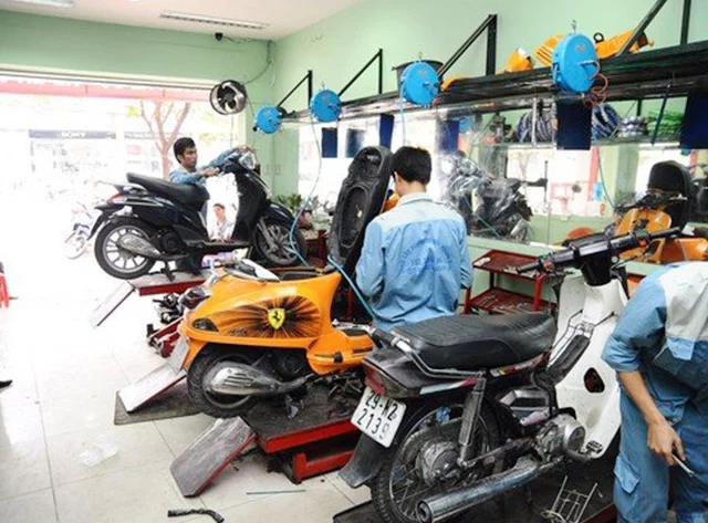 can-dua-xe-den-cac-trung-tam-bao-duong-neu-tinh-trang-xe-bi-chay-xang-nang