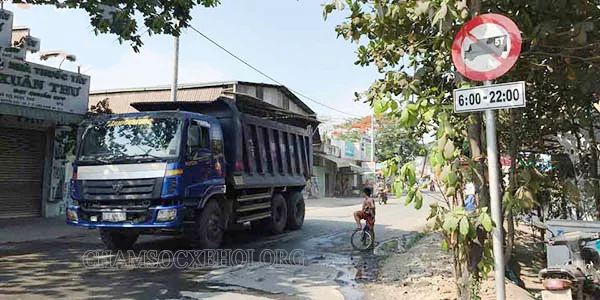 biển báo cấm xe tải