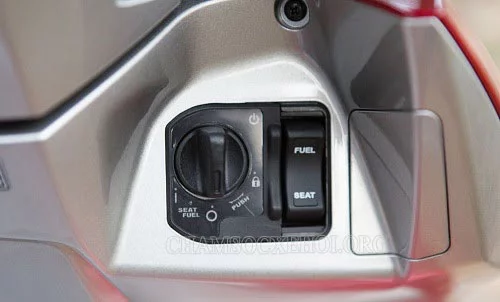 mở cốp xe Air Blade thế nào cho đúng