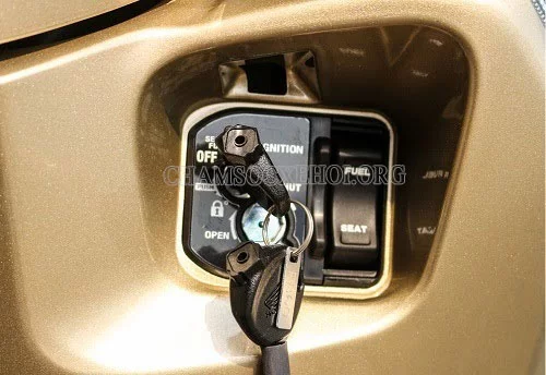 mở cốp xe Air Blade đúng cách