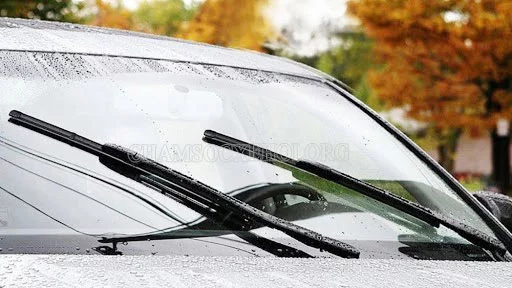 cách phun nước rửa xe ô tô