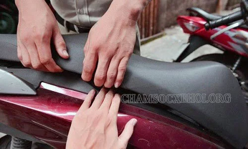 mở cốp xe máy honda nhanh chóng