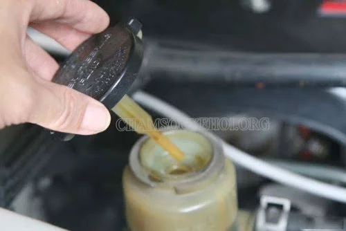 ứng dụng của dầu trợ lực tay lái
