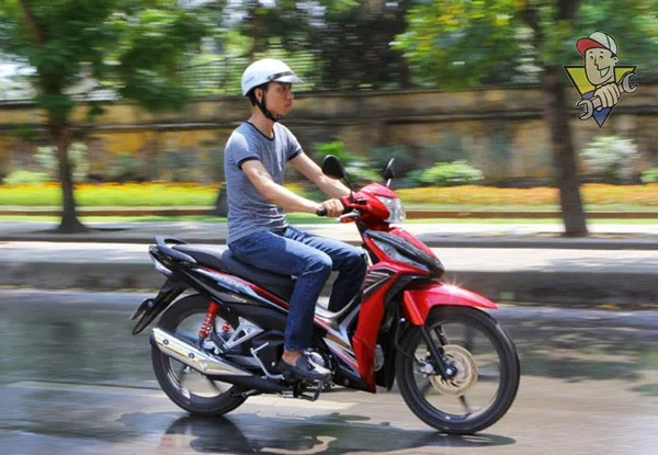 dấu hiệu xe thiếu nhớt 2021