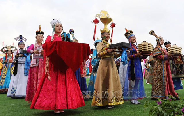 Trang phục dân tộc của người Nội Mông