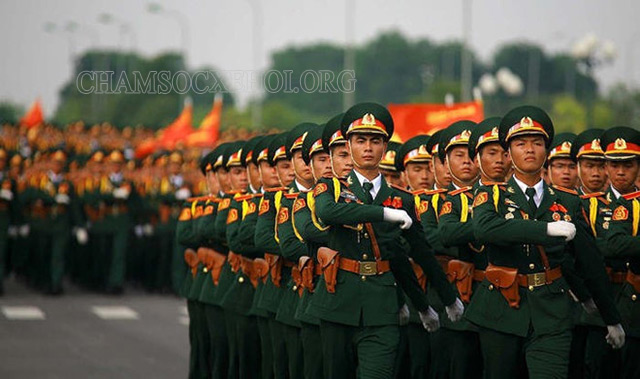 Ai là người ra thiết quân luật ở Việt Nam?