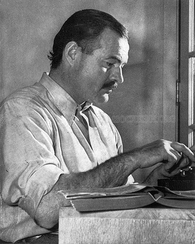Ernest Hemingway được coi là tác giả vĩ đại nhất của thế kỷ XX