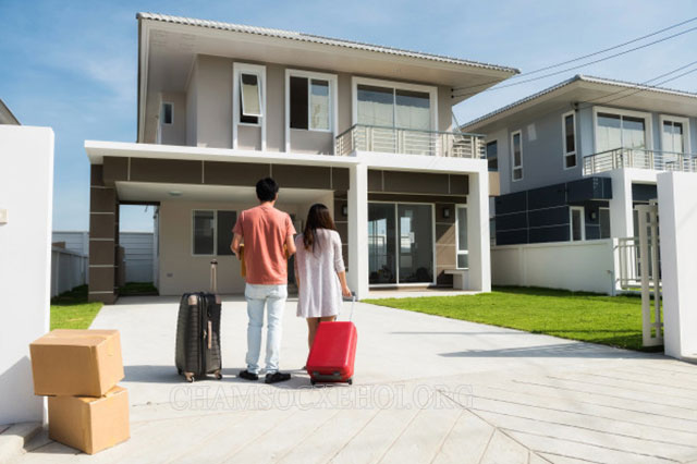 “Move on” với ý nghĩa rời khỏi một nơi nào đó để đến một nơi khác