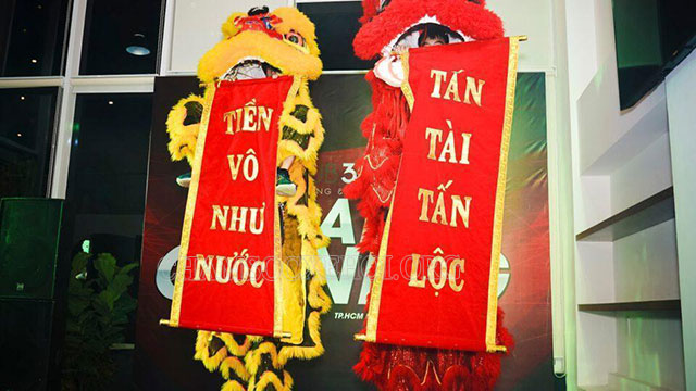 Lời chúc mừng bằng câu đối ngắn gọn, ấn tượng